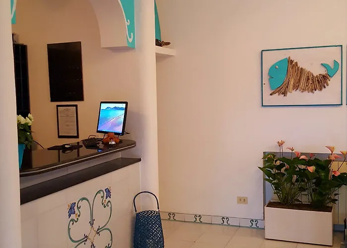 Punto 3* مارينا دي كامبو
