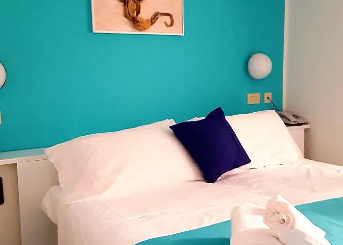 Punto 3* مارينا دي كامبو